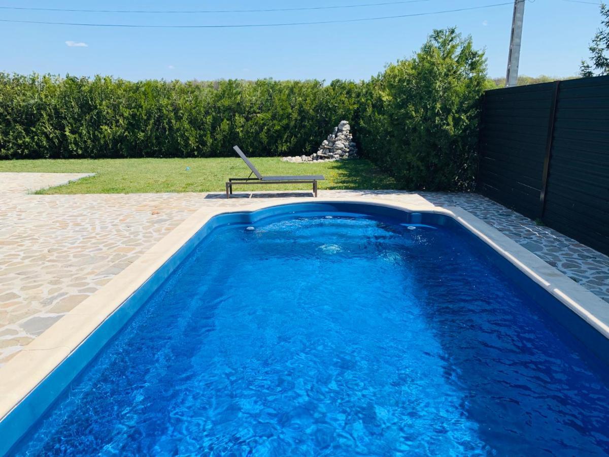 Luxury 3 Bedroom Pool Villa Gulia Extérieur photo